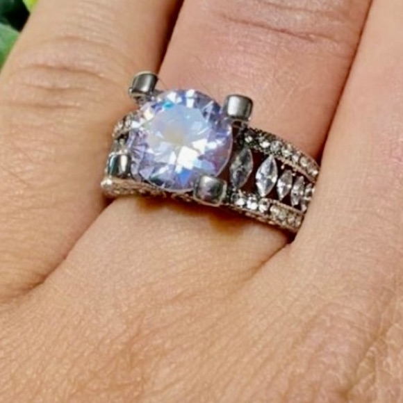 Elegant 5ct Faux Diamond -Cubic Zirconia 925 Silver Engagement Ring